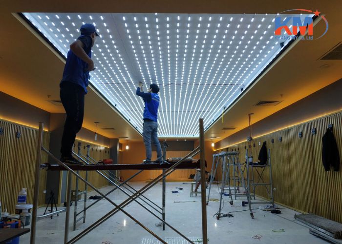 thi công trần xuyên sáng trọn gói TPHCM (2)