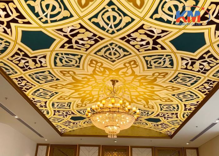 Trần xuyên sáng in hoa văn cổ điển (2) Trần xuyên sáng in hoa văn cổ điển (2)