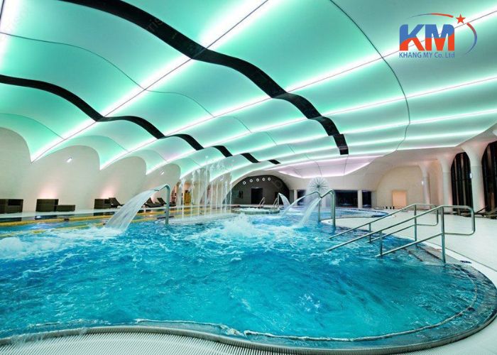 trần xuyên sáng bể bơi (1)